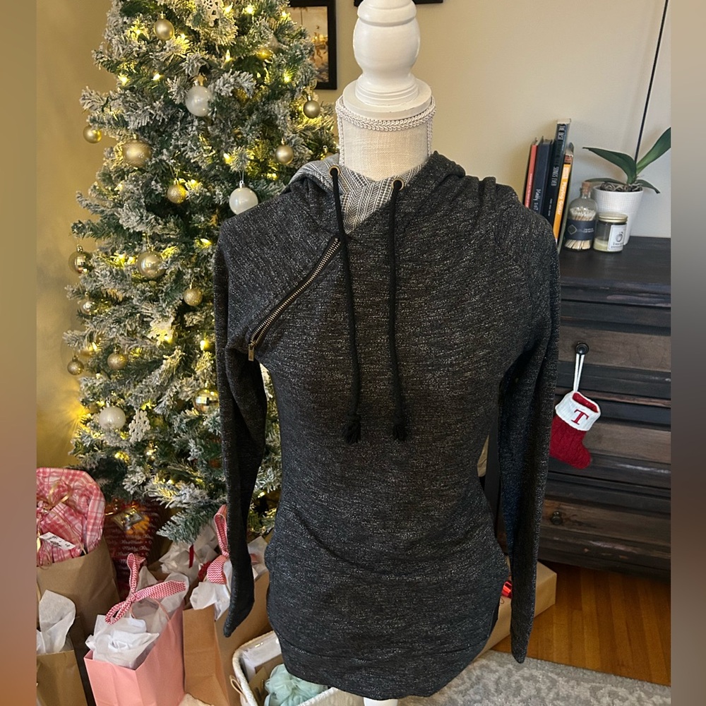 Women’s XS Grey Hooded Sweatshirt